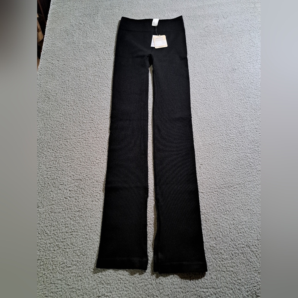 Fabletics Women's Black Seamless Deep Rib High-Waisted Ankle Slit Pants Size XS